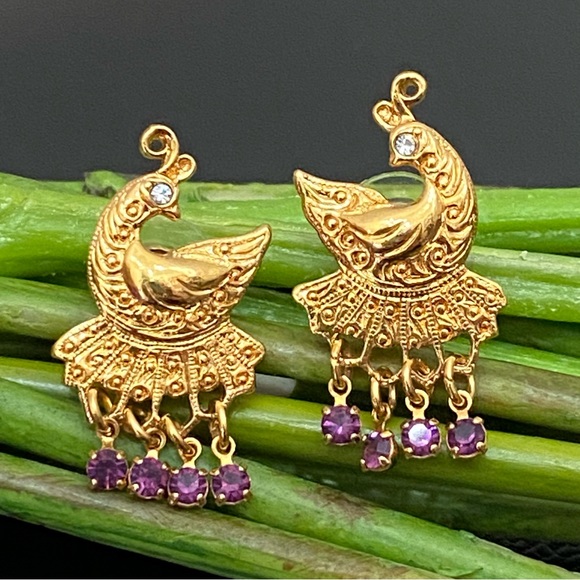 Vintage 90’s AVON Gold-tone Peacock Purple Crystal Fringe Earrings 7.3g - Picture 1 of 15